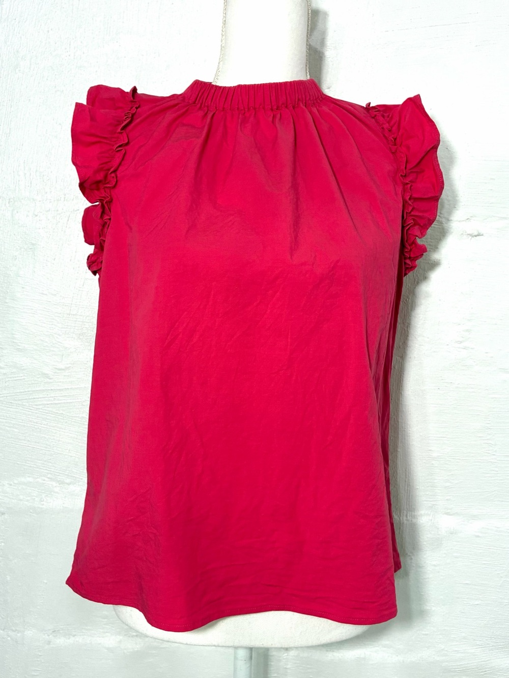 ANN TAYLOR CAP SLEEVE RUFFLE TRIM TOP